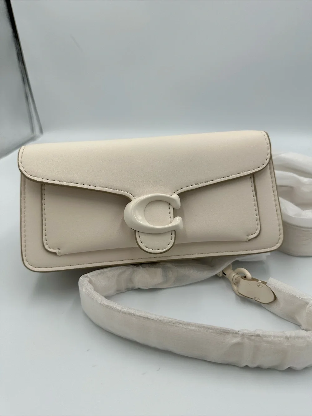Limited Coach Tabby 20 Shoulder Bag Chalk White Leather Tonal C Hardware CAM8